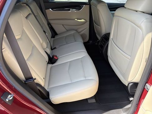 Used 2018 Cadillac XT5 FWD image 17