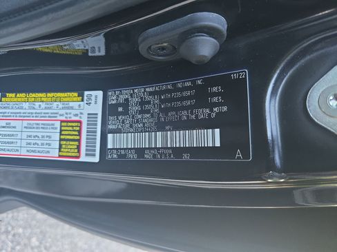 Used 2023 Toyota Sienna XLE FWD image 35