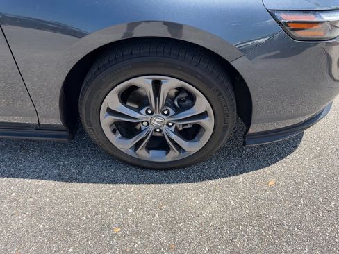 Used 2024 Honda Accord EX image 4