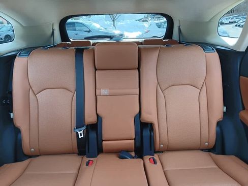 Used 2022 Lexus RX 350L Premium w/ Premium Package image 13