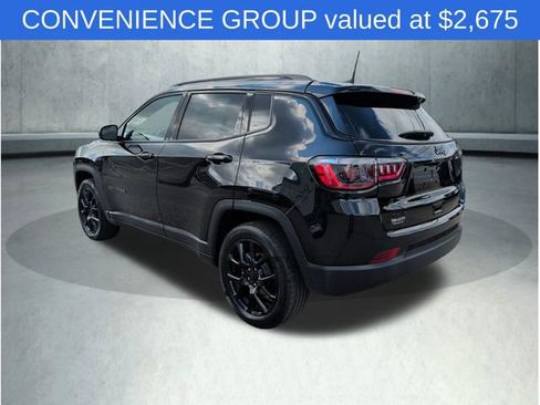 Used 2023 Jeep Compass Latitude w/ Convenience Group AWD/4WD image 4