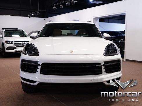 Used 2021 Porsche Cayenne AWD/4WD image 2