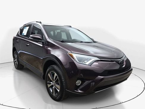 Used 2018 Toyota RAV4 XLE FWD image 3