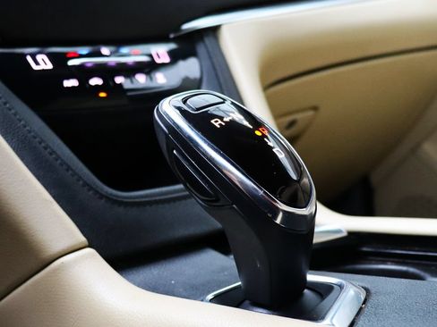 Used 2017 Cadillac XT5 FWD image 53