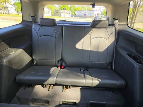 Used 2011 GMC Acadia SLT FWD image 17