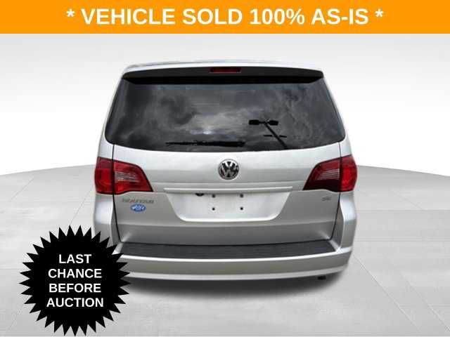 Used 2010 Volkswagen Routan SE FWD image 5