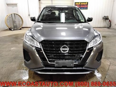 Used 2023 Nissan Kicks S FWD image 7
