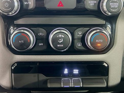 Used 2021 RAM 1500 Big Horn RWD image 23