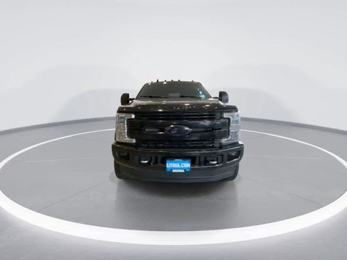 Used 2019 Ford F250 Lariat w/ Lariat Ultimate Package AWD/4WD image 3