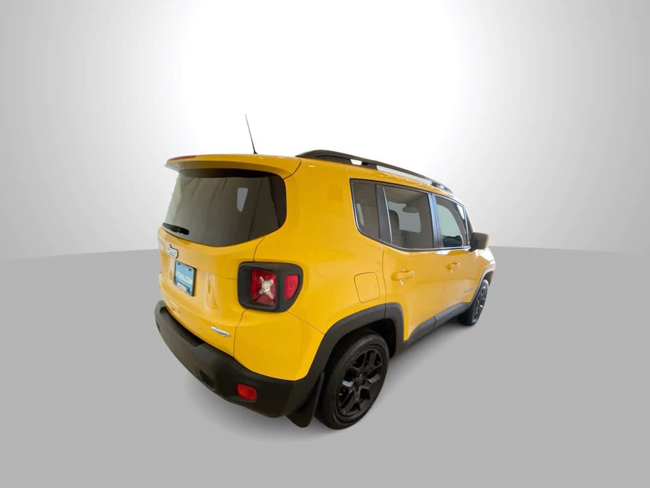 Used 2018 Jeep Renegade Latitude w/ Cold Weather Group AWD/4WD image 8