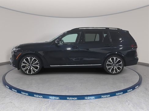 Used 2023 BMW X7 xDrive40i w/ M Sport Package image 8