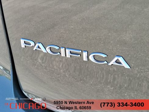 New 2027 Chrysler Pacifica Pinnacle w/ Theater Group AWD/4WD image 7