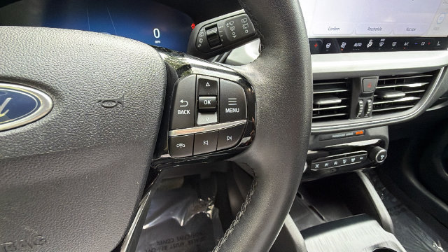 Certified 2024 Ford Escape Platinum AWD/4WD image 28