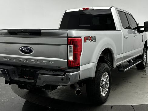 Used 2019 Ford F250 Lariat w/ Chrome Package image 8