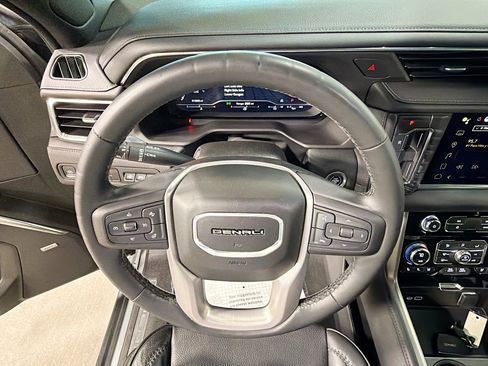 Used 2023 GMC Yukon Denali image 40