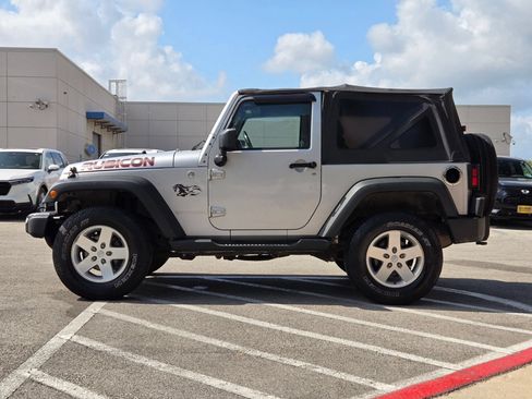 Used 2011 Jeep Wrangler Rubicon w/ PWR Convenience Group AWD/4WD image 6