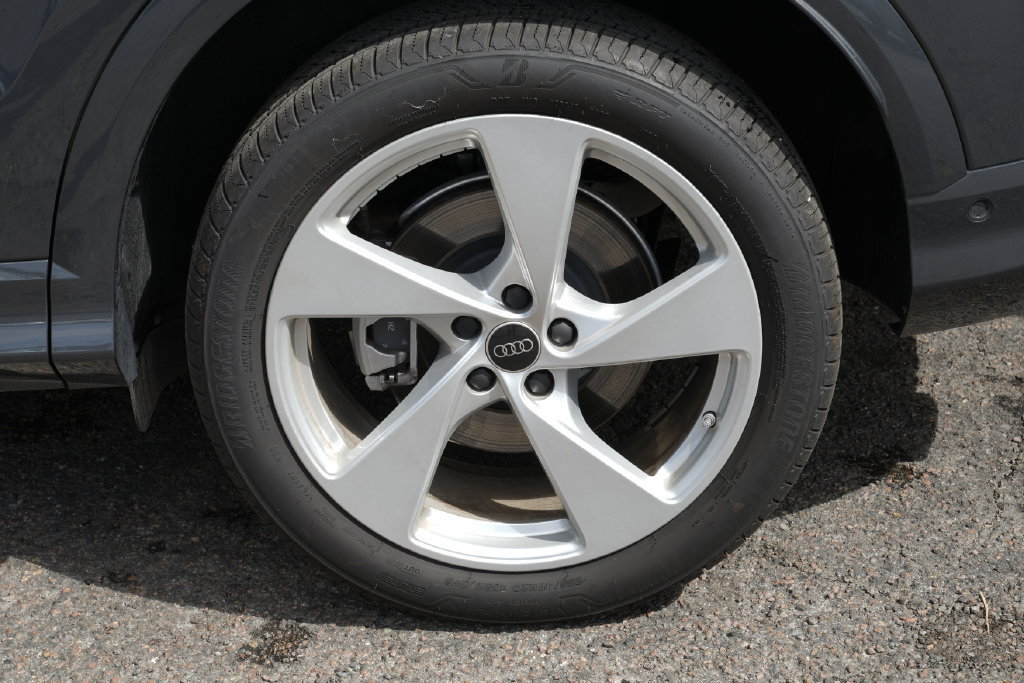 Used 2025 Audi Q5 Premium Plus w/ Premium Plus AWD/4WD image 14