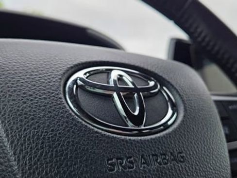 Used 2024 Toyota Highlander XSE AWD/4WD image 23