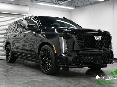 Used 2026 Cadillac Escalade ESV V w/ LPO, ONYX Package AWD/4WD image 23