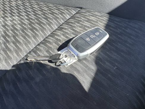Used 2019 Nissan Rogue SV FWD image 30