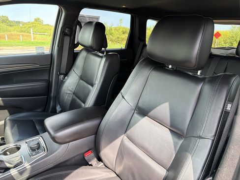 Used 2021 Jeep Grand Cherokee Limited AWD/4WD image 16