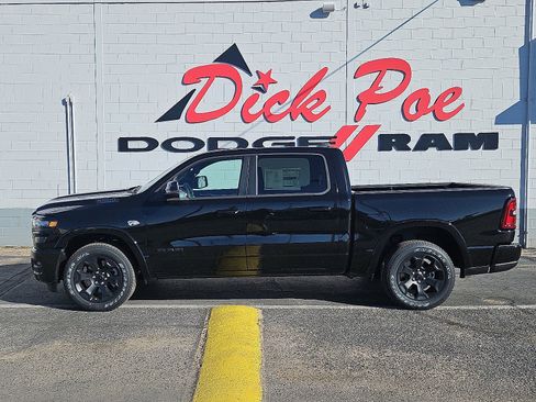 New 2026 RAM 1500 4x4 Crew Cab image 2