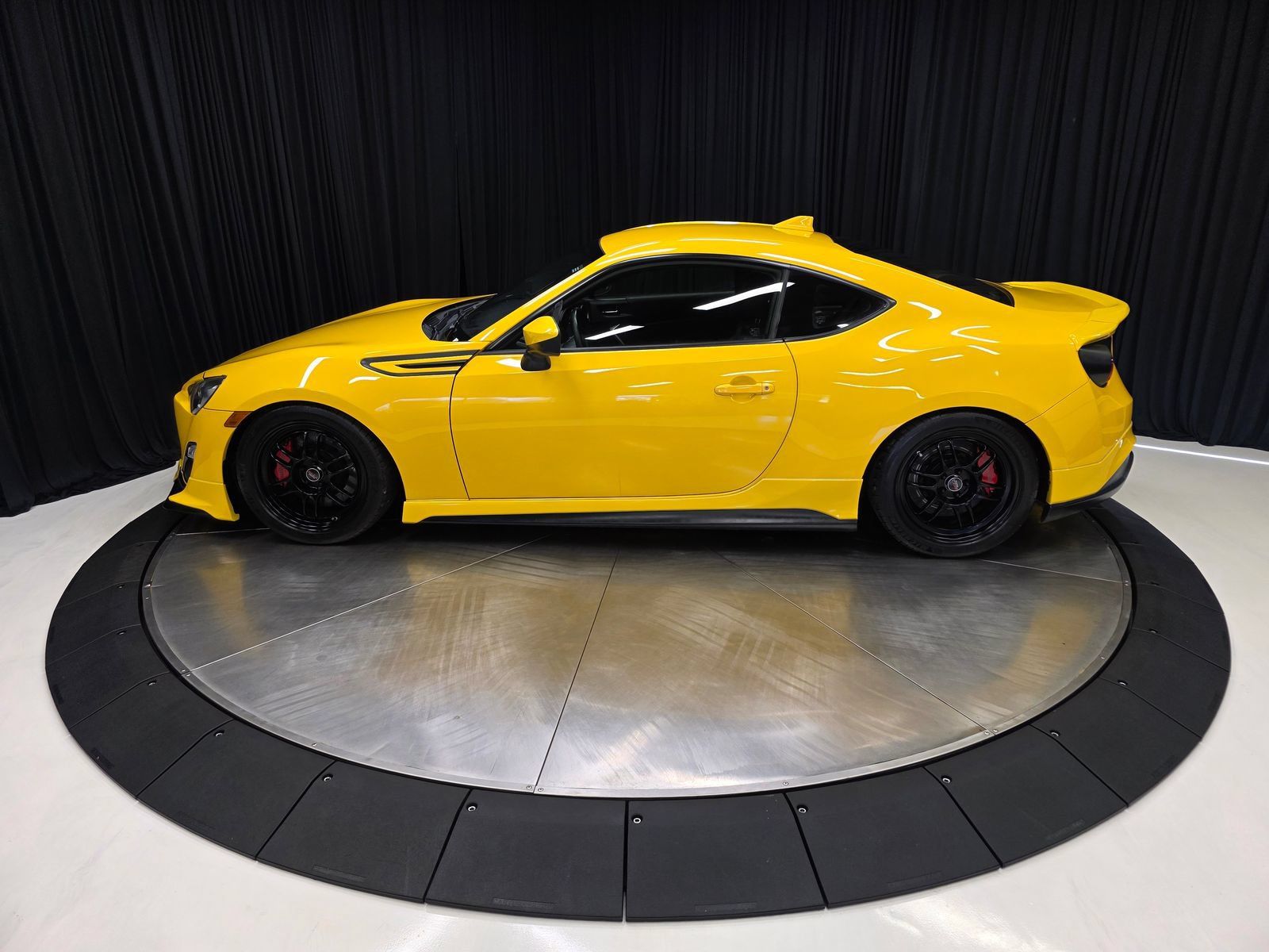 Used 2015 Scion FR-S Release Series 1.0 RWD image 9