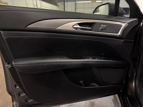 Used 2017 Lincoln MKZ Premiere image 24