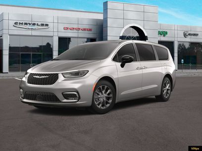 New 2025 Chrysler Pacifica Select