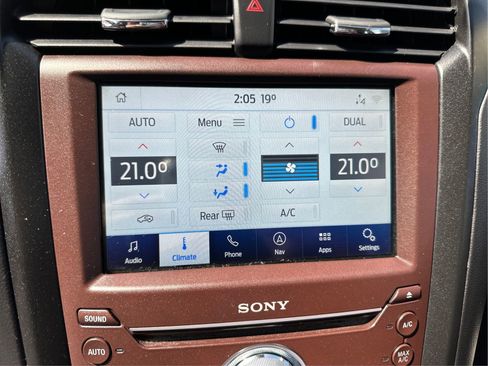 Used 2020 Ford Fusion Titanium FWD image 28