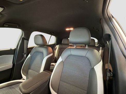 Certified 2025 Buick Envista Preferred image 19