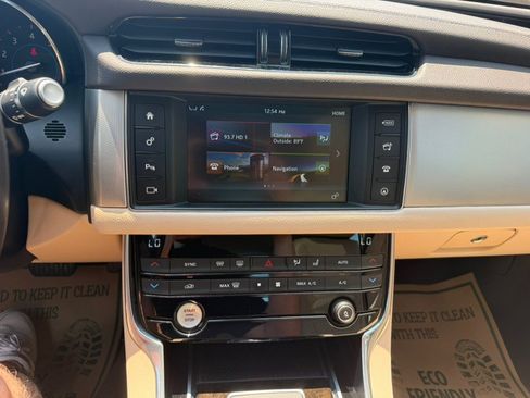 Used 2016 Jaguar XF Prestige AWD/4WD image 18