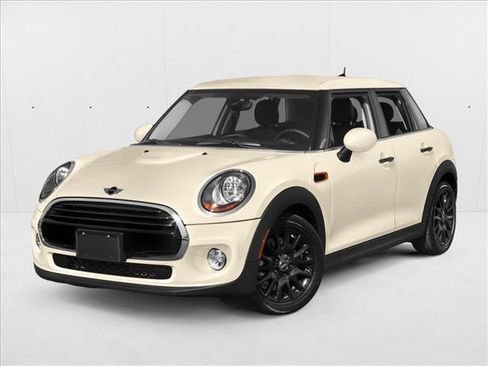 Used 2018 MINI Cooper 4-Door Hardtop FWD image 1