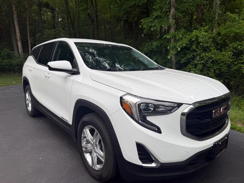 Used 2018 GMC Terrain SLE FWD image 1