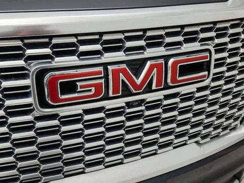Used 2023 GMC Yukon Denali AWD/4WD image 32