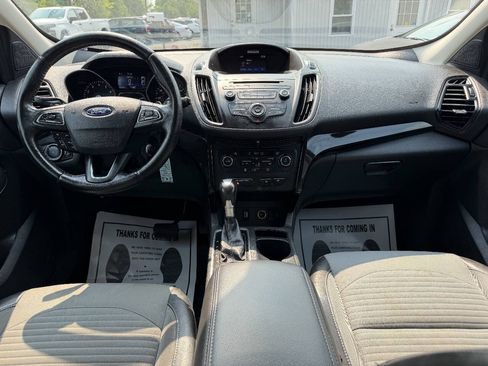 Used 2017 Ford Escape SE w/ SE Sport Appearance Package FWD image 11