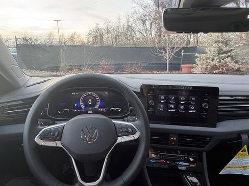 New 2026 Volkswagen Jetta SE image 24