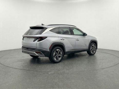 Used 2025 Hyundai Tucson SEL FWD image 9