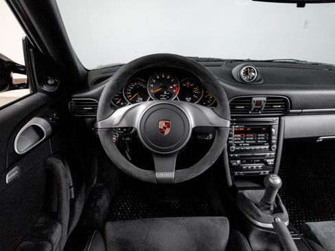 Used 2010 Porsche 911 GT3 RWD image 23