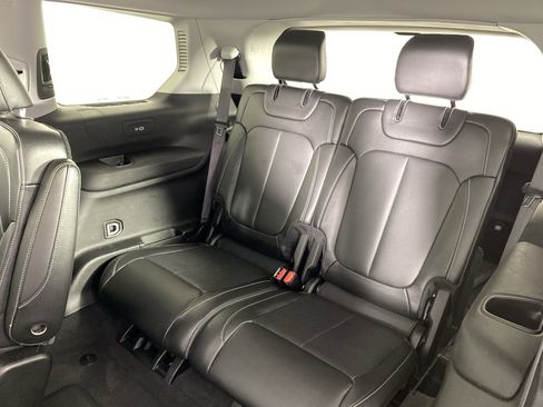 Used 2023 Jeep Grand Cherokee L Limited w/ Luxury Tech Group II image 33