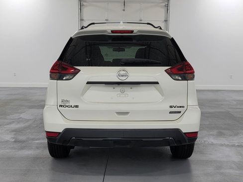 Used 2018 Nissan Rogue SV image 8