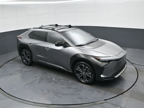 Used 2024 Toyota bZ4X Limited image 51