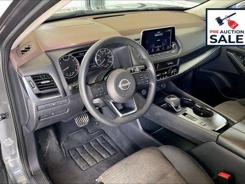 Used 2023 Nissan Rogue SV FWD image 14