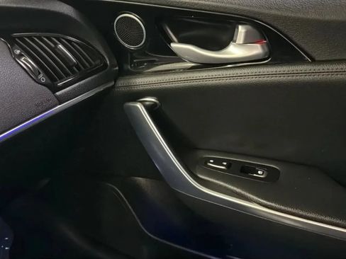 Used 2018 Kia Stinger RWD image 17