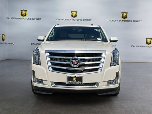 Used 2015 Cadillac Escalade Luxury image 2