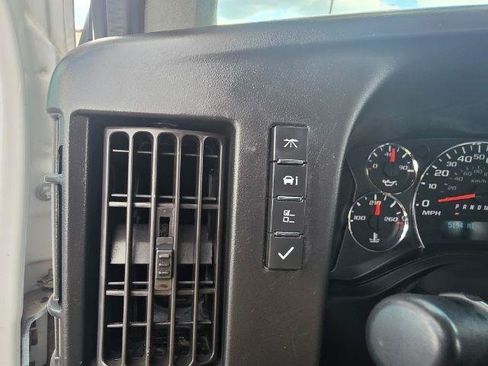 Used 2017 GMC Savana 2500 RWD image 13