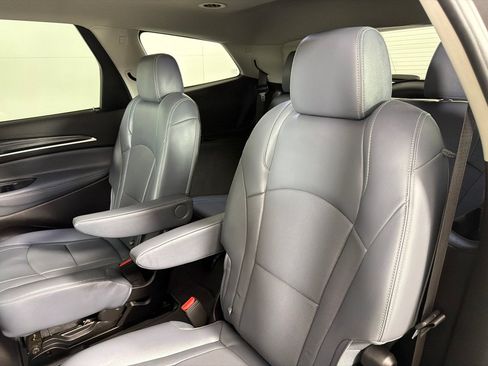 Used 2019 Buick Enclave Essence FWD image 21