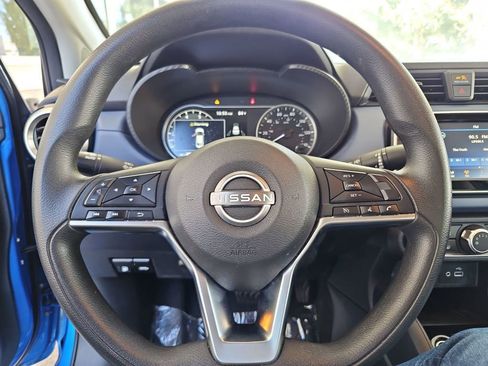 Used 2023 Nissan Versa SV image 10