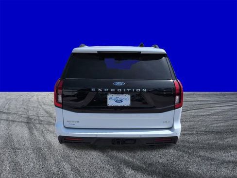 Certified 2025 Ford Expedition Max Active RWD image 5