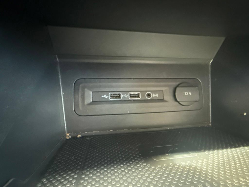 Used 2021 Volkswagen Atlas SEL AWD/4WD image 17